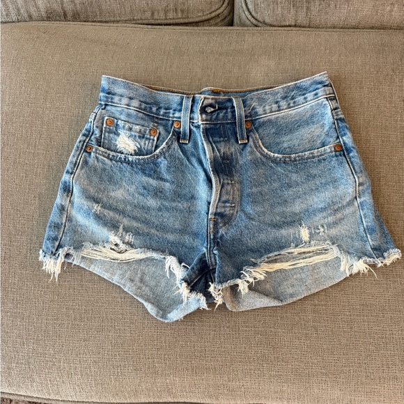 Levi’s Denim Shorts - Picture 1 of 4